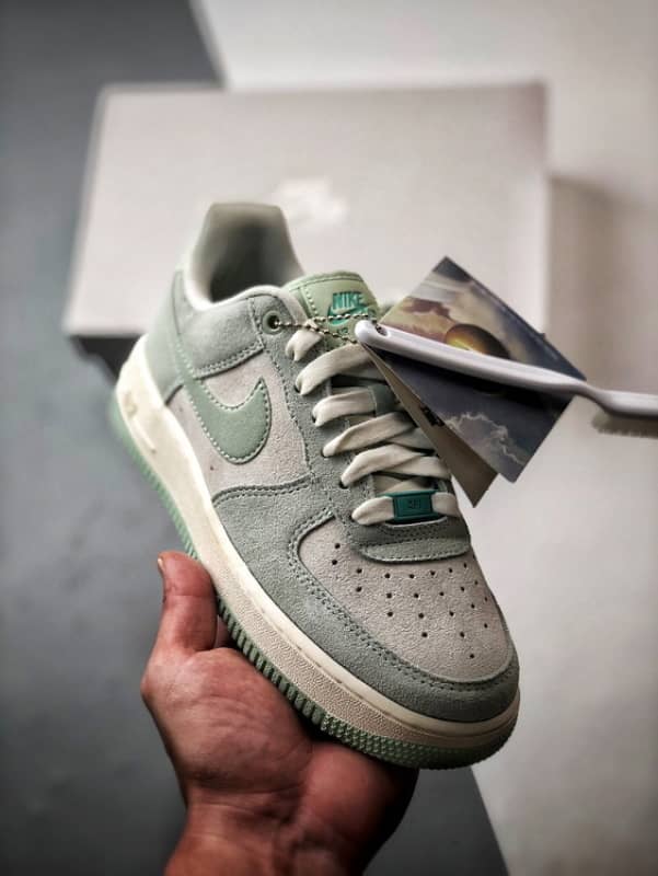 Nike Air Force 1 Low 07 Cinza e Verde