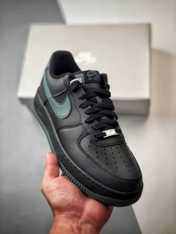 Nike Air Force 1 Low Preto e Verde Escuro
