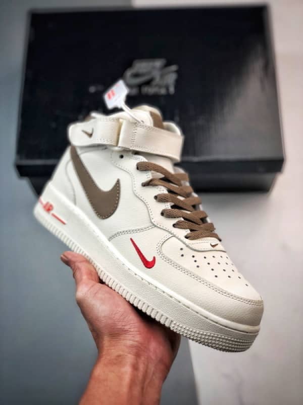Air Force 1 07 Mid Leite e Cafe Meio Alto