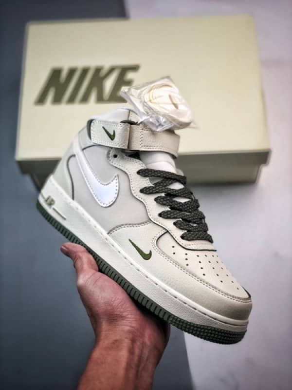 Air Force 1 07 Mid Perolado Bege Branco e Verde