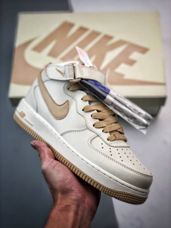 Air Force 1 07 Mid Branco e Caqui Caneta