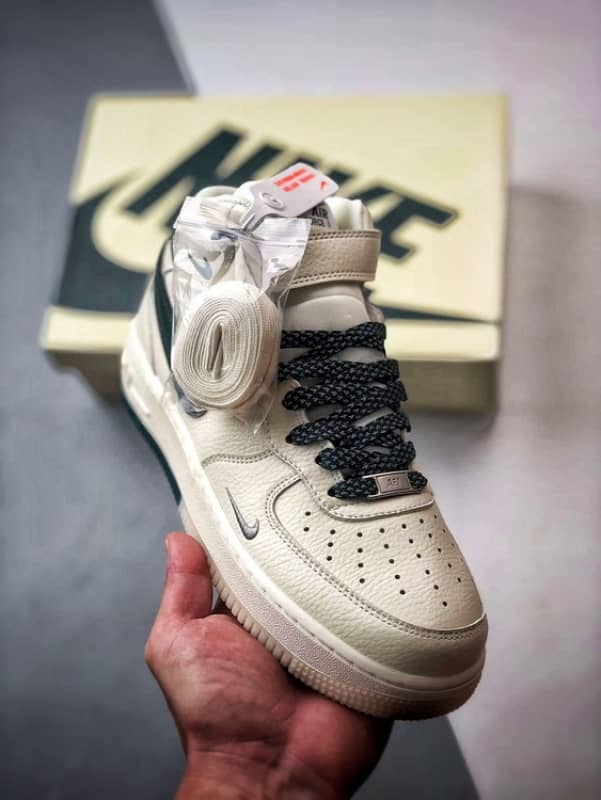 Air Force 1 07 Mid Bege e Verde Reflexo
