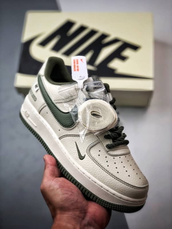 Air Force 1 Low Cinco Listras Cadarços Grossos Marfim e Verde