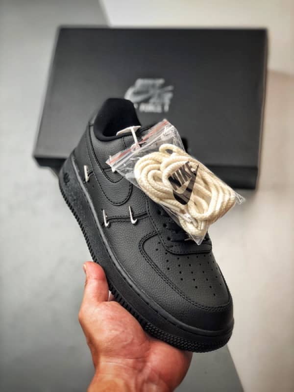 Air Force 1 Low Quatro Ganchos Preto