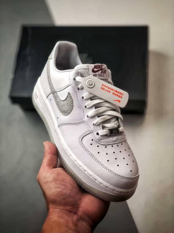 Air Force 1 Low Branco e Prata com Diamantes