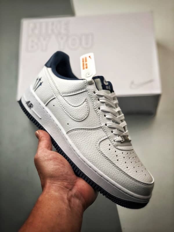 Air Force 1 Low _By You_ Branco e Azul Escuro