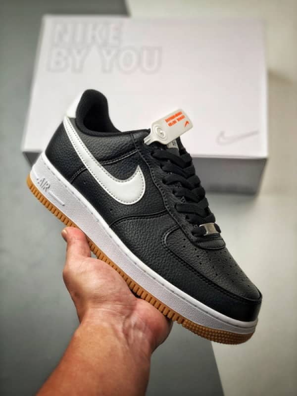Air Force 1 Low 'By You' Preto e Branco Solado Raw