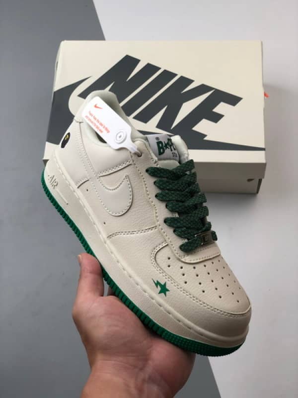 Bape x Air Force 1 Low Branco Claro e Verde Refletivo