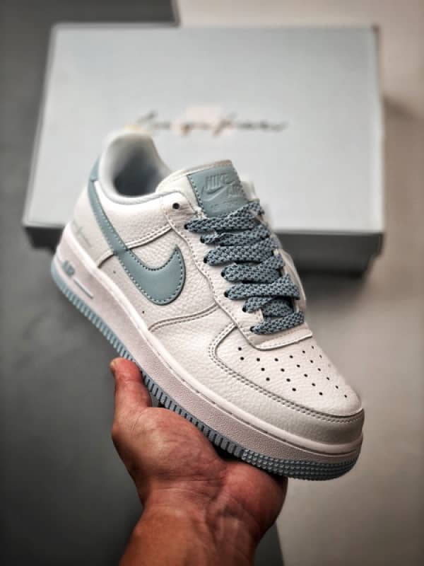 Drake x Air Force 1 Low Branco e Azul Gelo