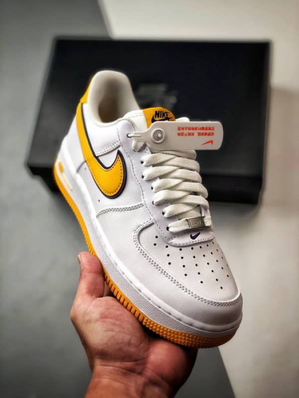Kobe x Air Force 1 Low Branco, Amarelo e Roxo