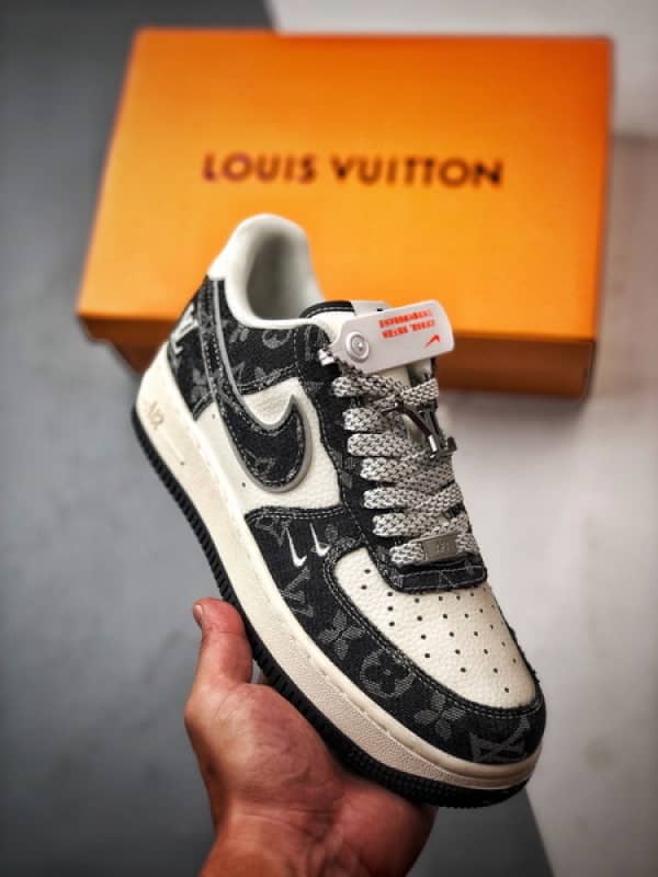 LV x Air Force 1 Low Branco e Preto Denim