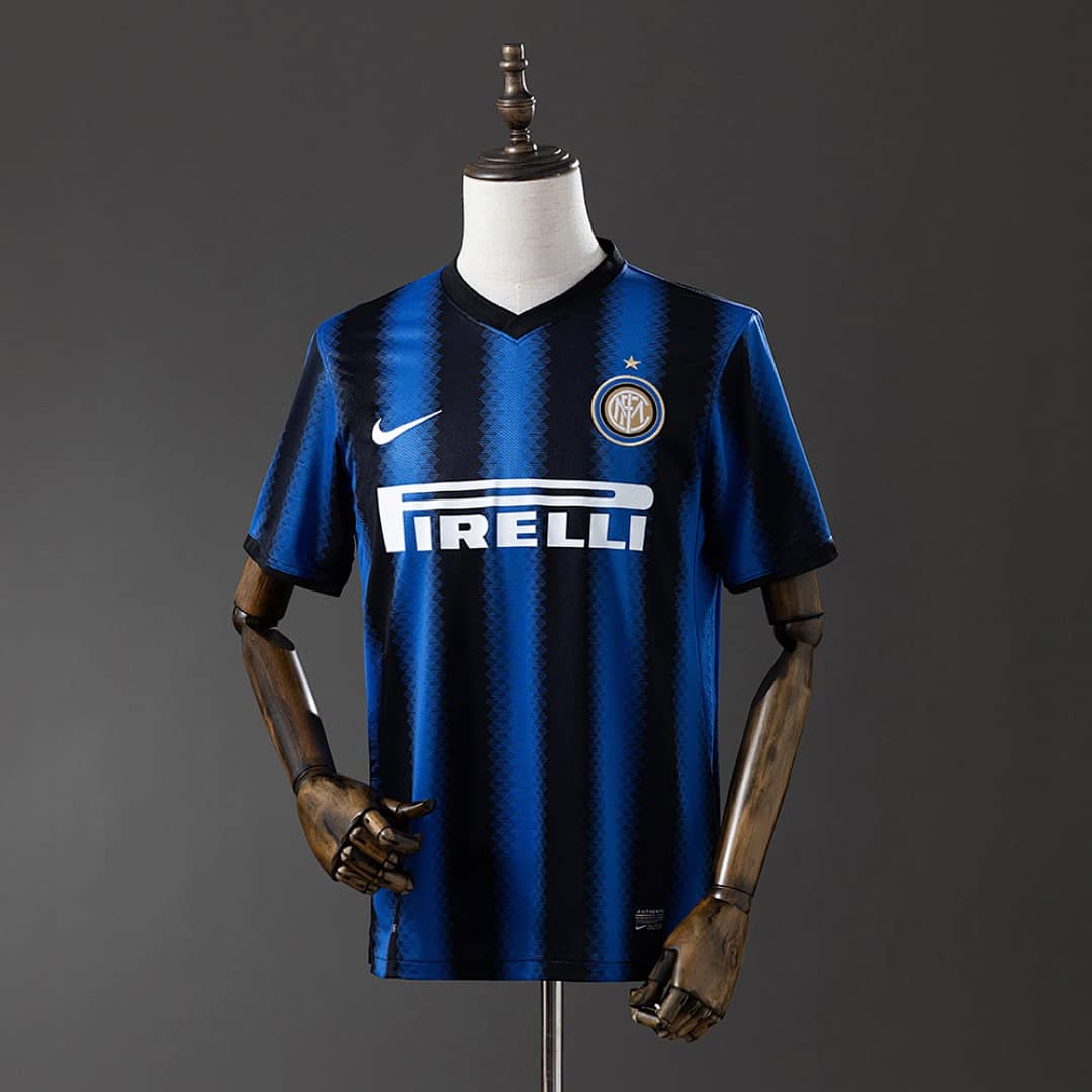 Camisola Principal do Inter Milan 2010/2011 (Retro)