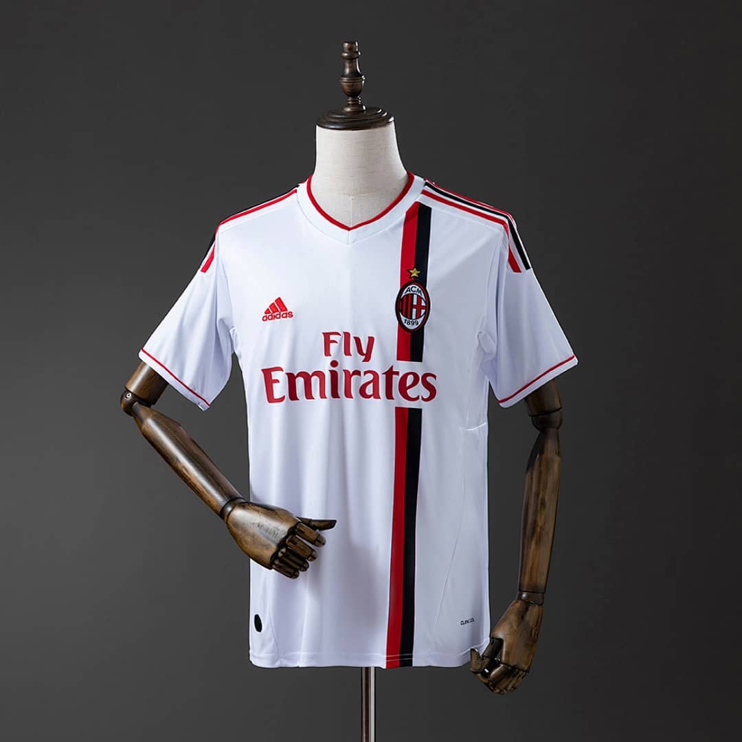 Camisola Alternativa do AC Milan 2011/2012 (Retro)