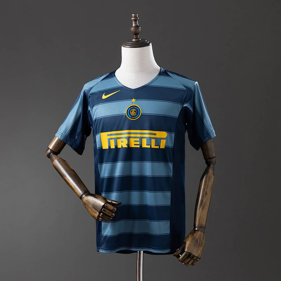 Camisola Terceira do Inter Milan 2004/2005 (Retro)
