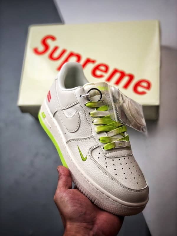Sup x Air Force 1 Low Mescla Branco e Verde Fluorescente