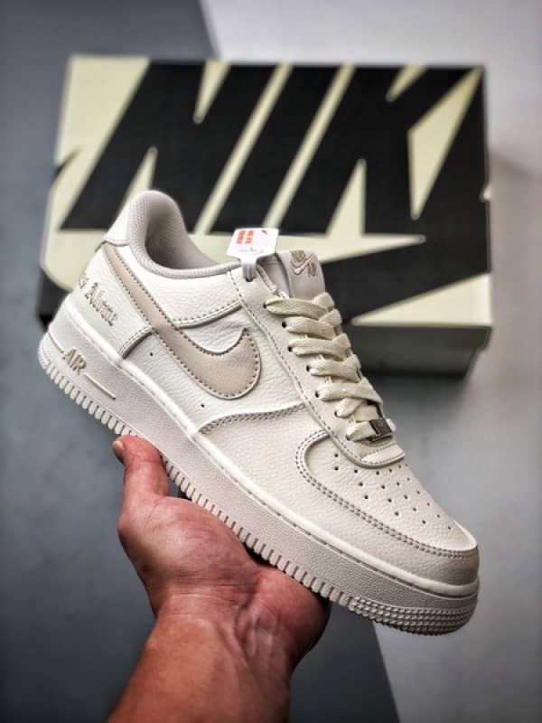 Vlone x Air Force 1 Low Creme e Khaki Claro