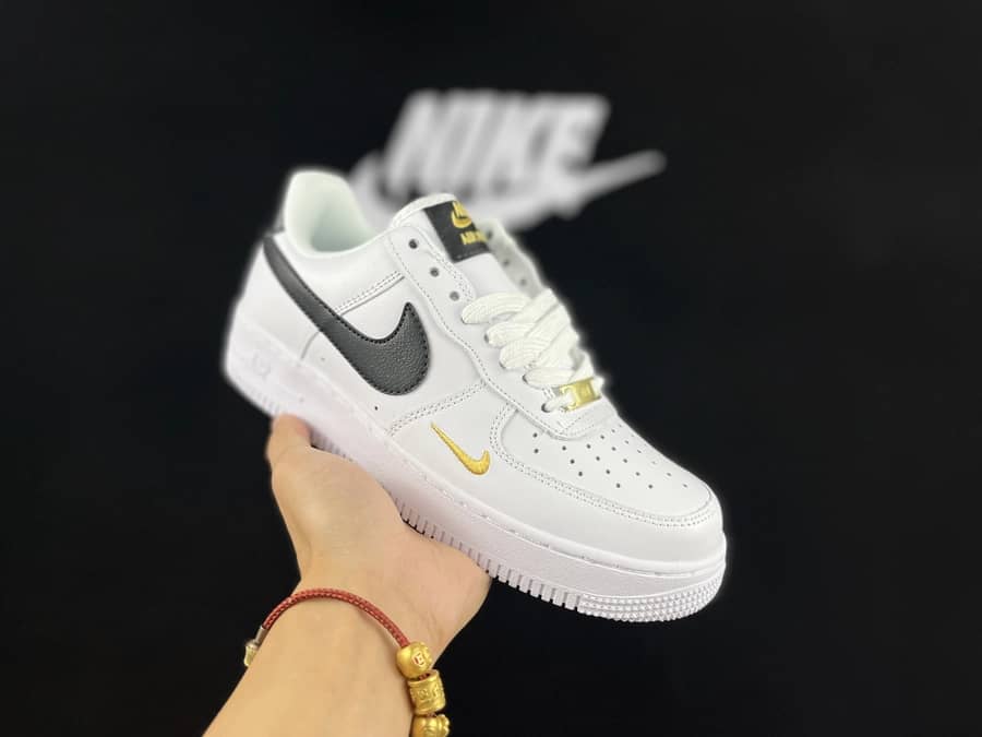 Air Force 1 Low Mini Swoosh Branco Preto