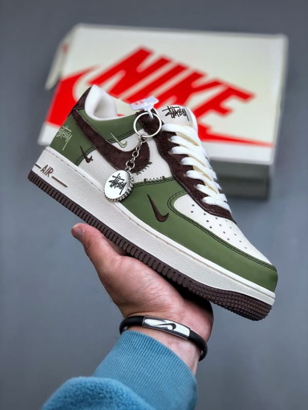 Air Force 1 '07 Low Stüssy Verde e Castanho
