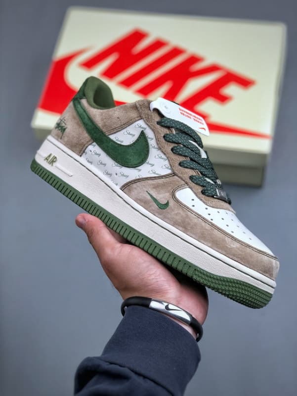 Air Force 1 '07 Low Stüssy Verde e Castanho Claro