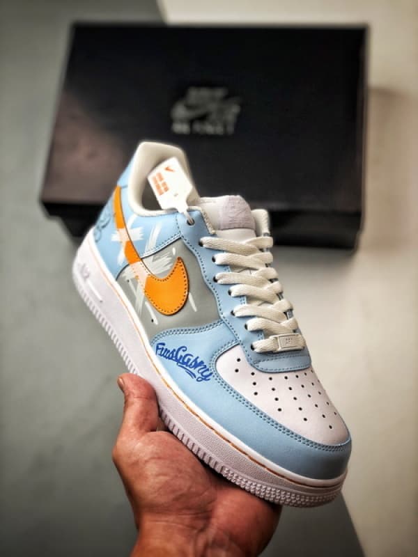 Air Force 1 '07 Low Urso Branco, Azul e Laranja