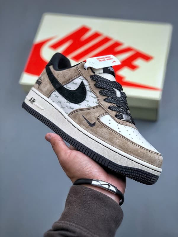 Nike Air Force 1 Low 07 x Stussy