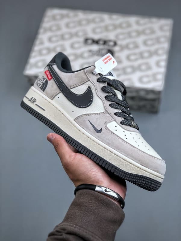 Nike AF1 Low 07 Colaboração The North Face x Supreme
