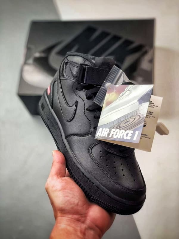 Sup x Air Force 1 Mid Preto