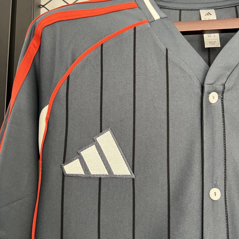Camisola 25/26 Bayern Munich Baseball - Vista 2