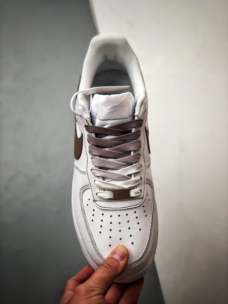 Air Force 1 '07 Low Castanho e Branco Gradiente - Vista 2