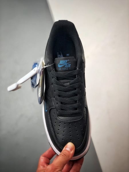 Air Force 1 '07 Low Preto, Branco e Azul - Vista 2