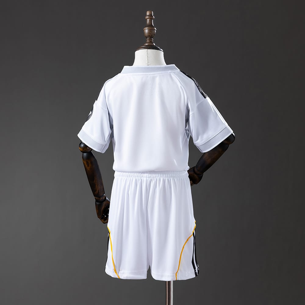 Kit Criança Real Madrid 2025/26 Principal - Vista 2