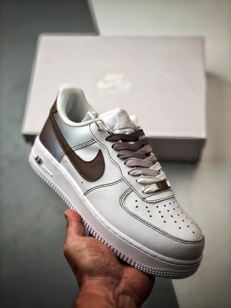 Air Force 1 '07 Low Castanho e Branco Gradiente - Vista 1