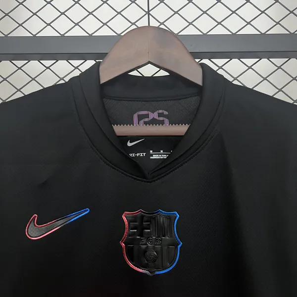 Camisola Barcelona x Travis Scott Preta 2025/26 - Vista 3
