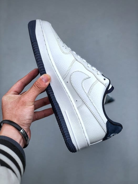 Nike Air Force 1 '07 Azul Escuro com Mini Swoosh - Vista 2
