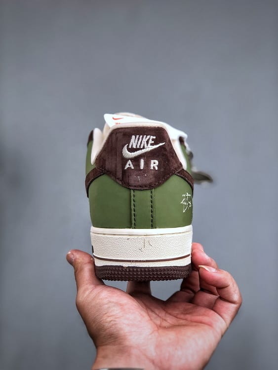 Air Force 1 '07 Low Stüssy Verde e Castanho - Vista 4