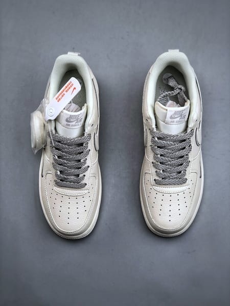 Air Force 1 '07 Low Cinza Prateado Estrelado - Vista 6
