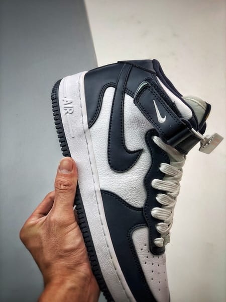 Air Force 107 Mid Azul Escuro e Branco Meio Alto - Vista 2