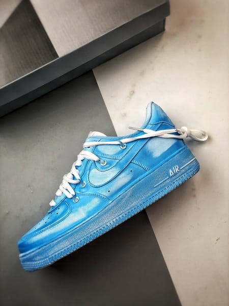 Air Force 1 '07 Low Pintura Azul e Branca com Cadarços - Vista 8