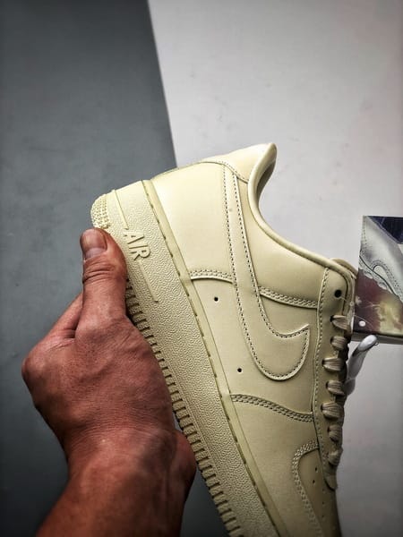 Air Force 1 '07 Low Creme e Amarelo Claro - Vista 2