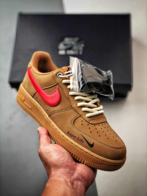 Air Force 1 '07 Low Trigo Marrom e Vermelho - Vista 1