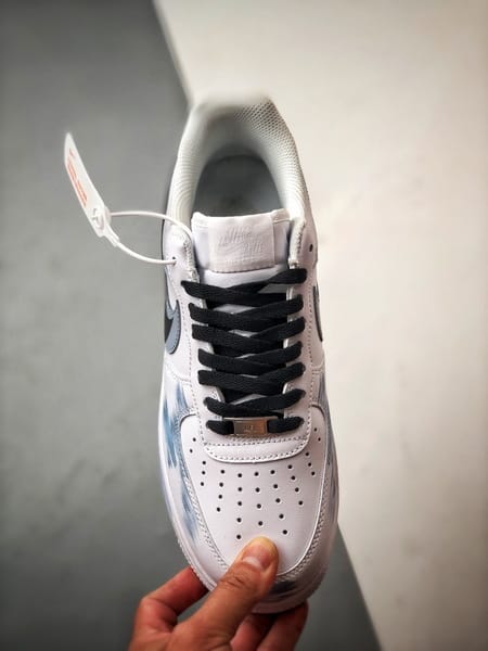 Air Force 1 '07 Low Três Swoosh Quebrados Branco, Preto e Azul - Vista 9