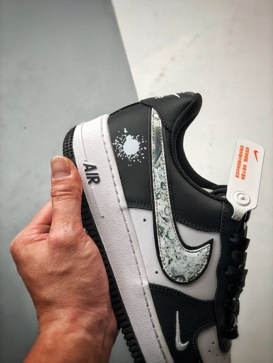 Air Force 1 '07 Low Kusansui Preto e Branco - Vista 2