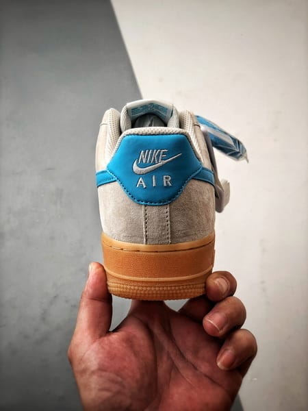 Air Force 1 '07 Low Cinza e Azul Sola Natural - Vista 3