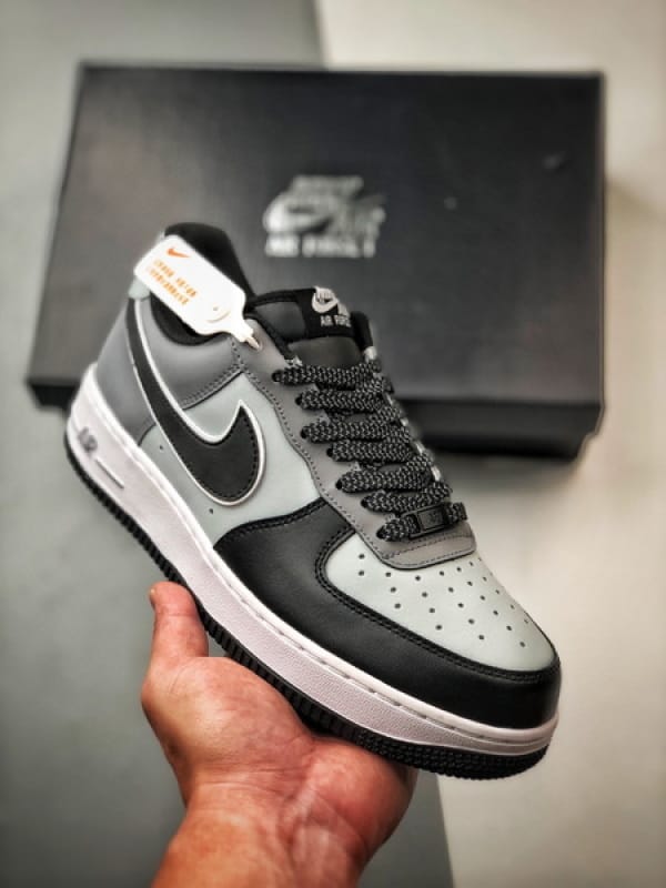 Air Force 1 '07 Low Cinzento e Preto - Vista 1