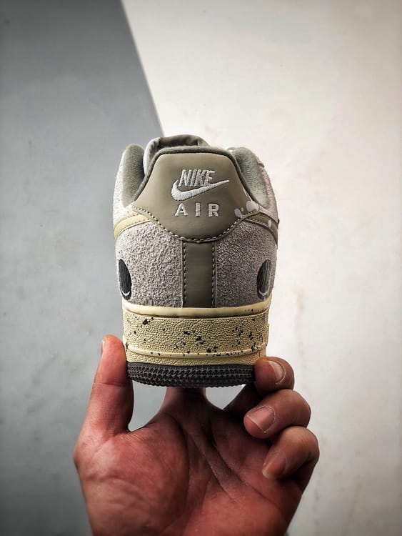 Air Force 1 '07 Low Cinzento Biscoito de Leite - Vista 3