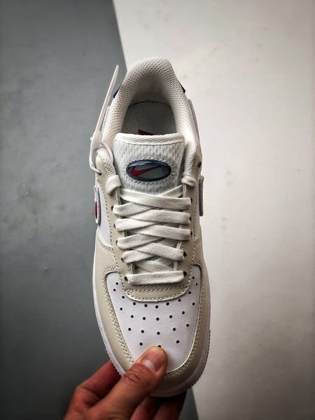 Air Force 1 '07 Low Branco, Vermelho e Azul - Vista 9