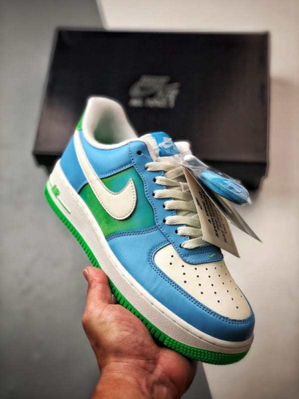 Air Force 1 '07 Low Branco, Azul e Verde - Vista 1