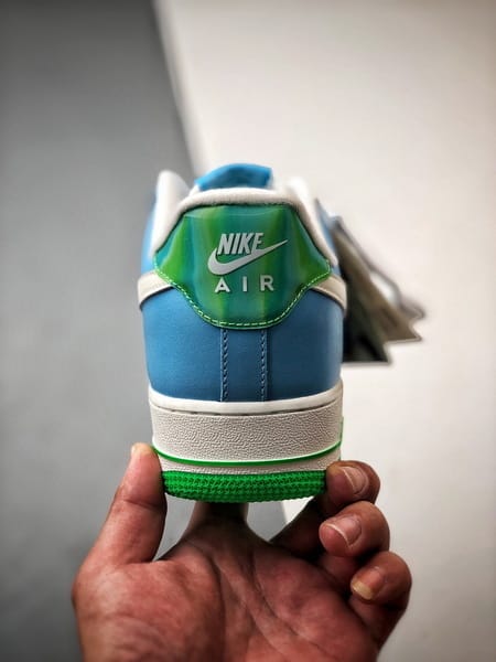 Air Force 1 '07 Low Branco, Azul e Verde - Vista 3