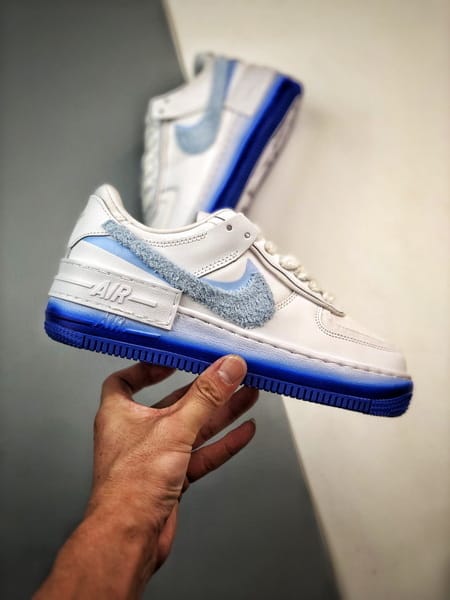 Air Force 1 07 Low Branco Azul Camurca - Vista 7