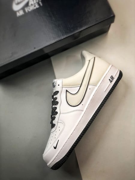 Air Force 1 '07 Low Branco e Preto 3M Reflexo - Vista 8